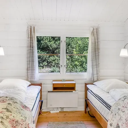 Reinhardt - 800m From The Sea By Interhome Nyaraló *